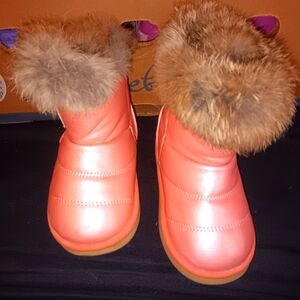 Toddler girl size 5, pink snow boots